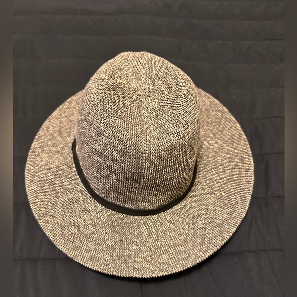 Hat - Picture 3 of 6